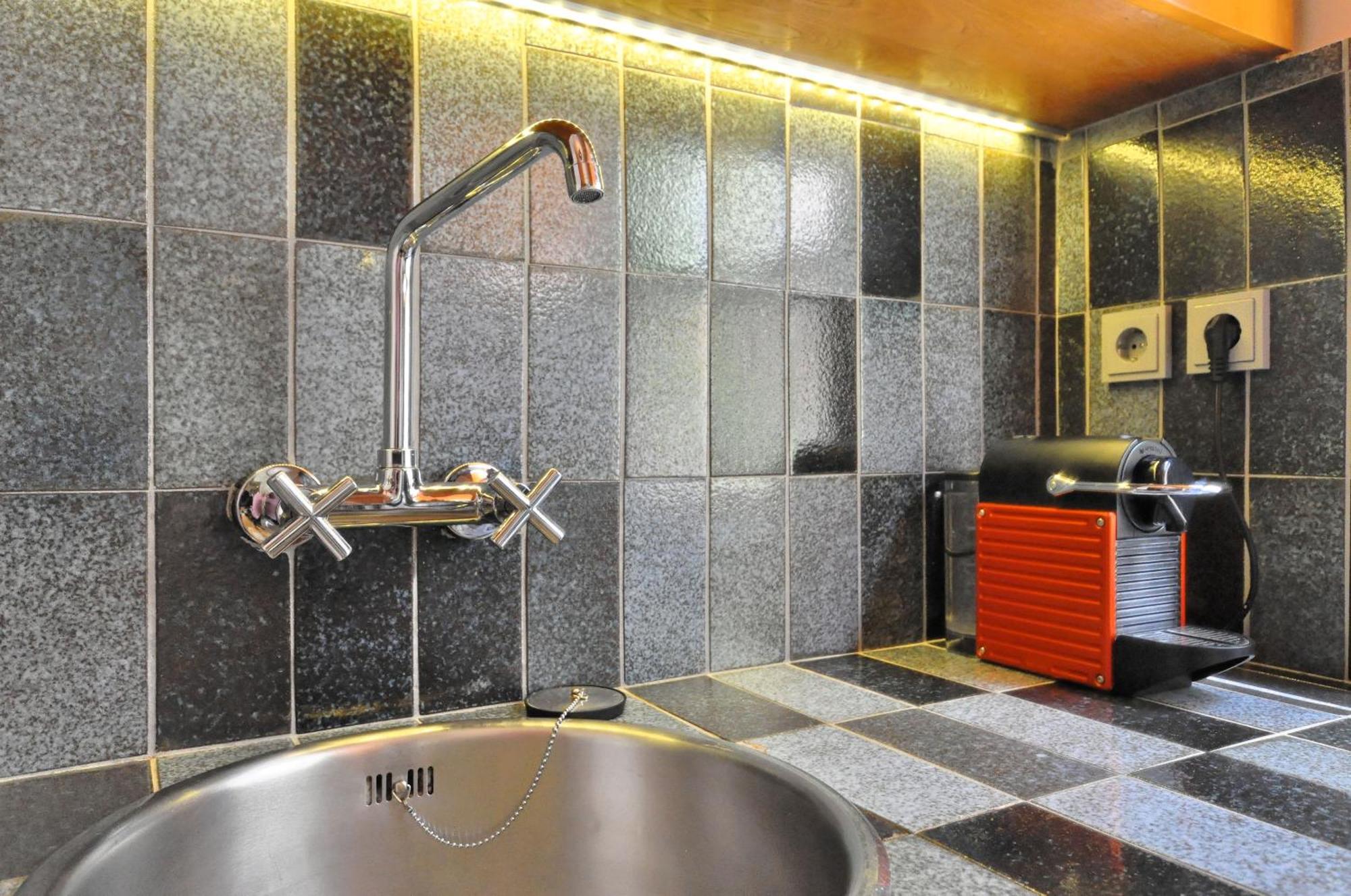 Hidesign Athens Tube Luxury Apt In Kolonaki Exterior photo