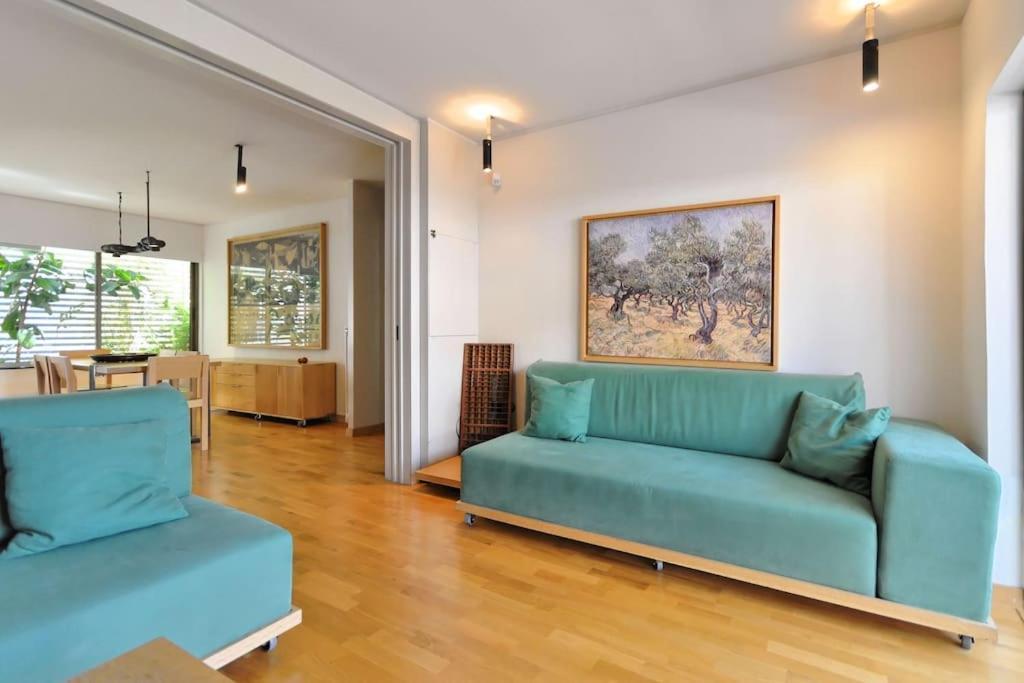 Hidesign Athens Tube Luxury Apt In Kolonaki Exterior photo