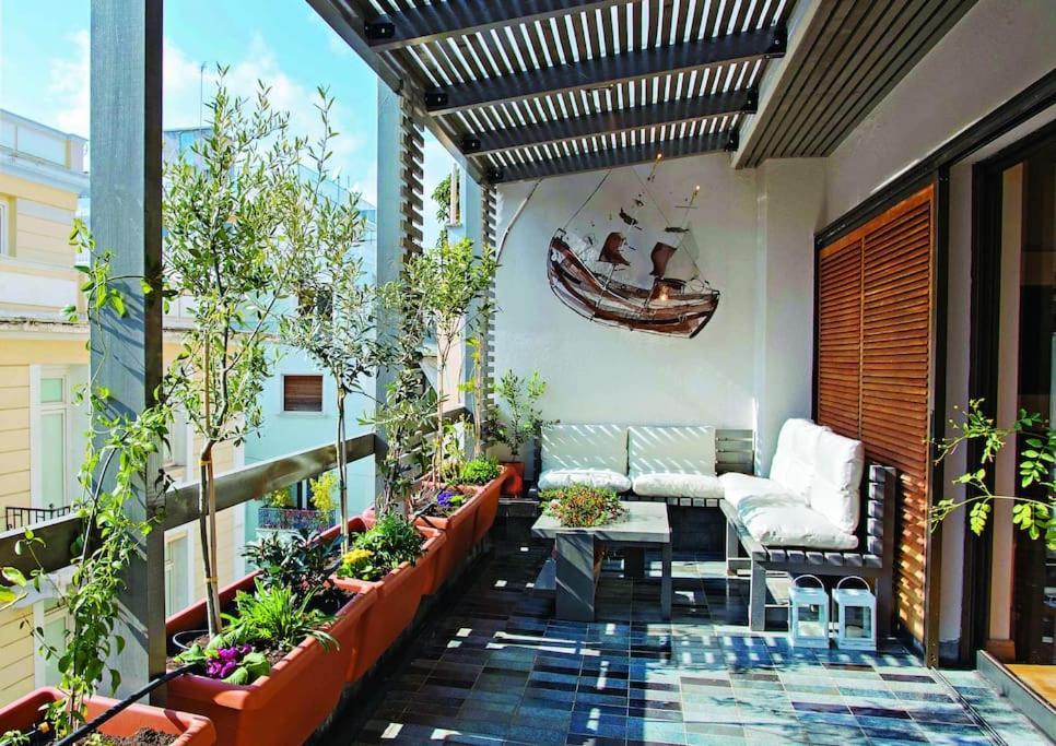 Hidesign Athens Tube Luxury Apt In Kolonaki Exterior photo